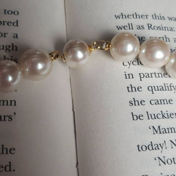 Pearls with Studded Diamonds Necklace - Picture 8 of 15